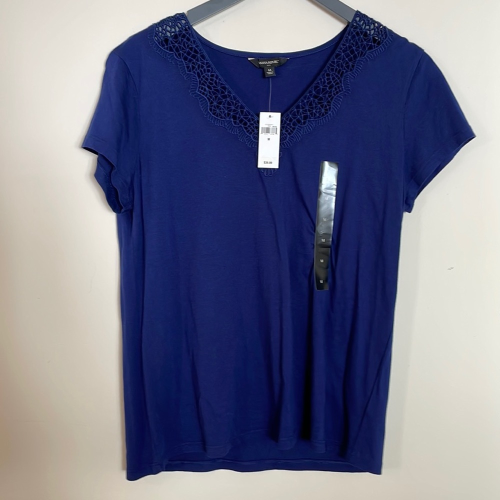NWT Banana Republic Factory M Lace V-Neck T-shirt